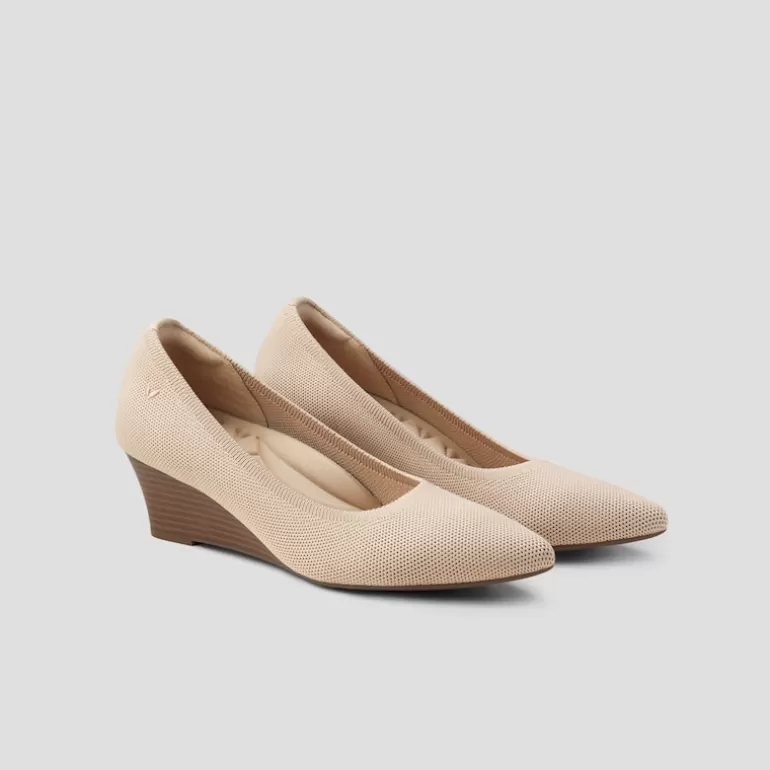 VIVAIA Aria Wedge Pro | Aria Pointed-Toe Wedge In -Sustainable & Washable |