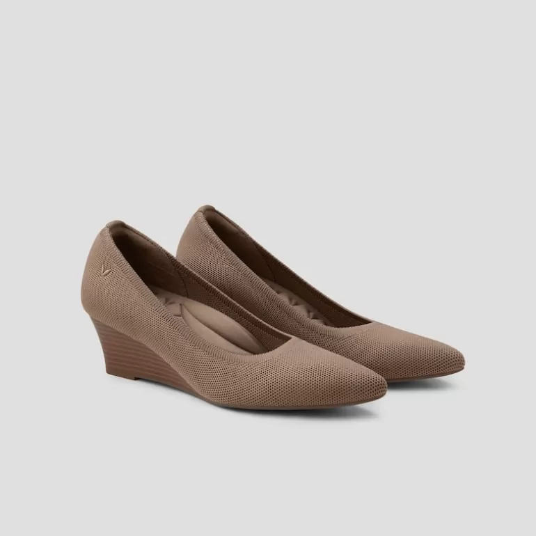 VIVAIA Aria Wedge Pro | Aria Pointed-Toe Wedge In -Sustainable & Washable |